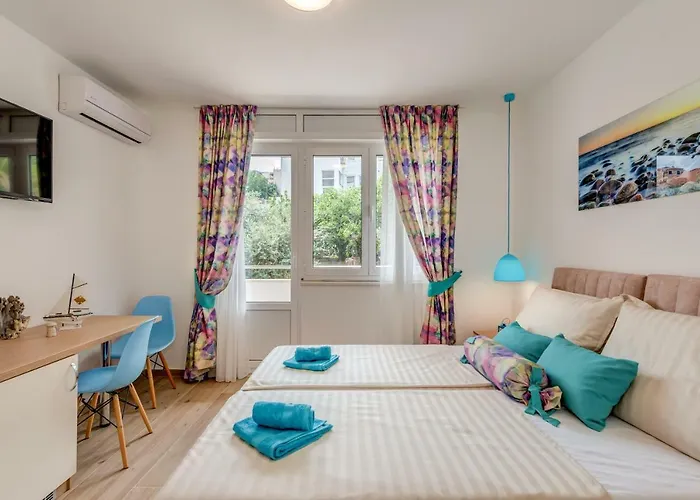 Coloured Πανσιόν